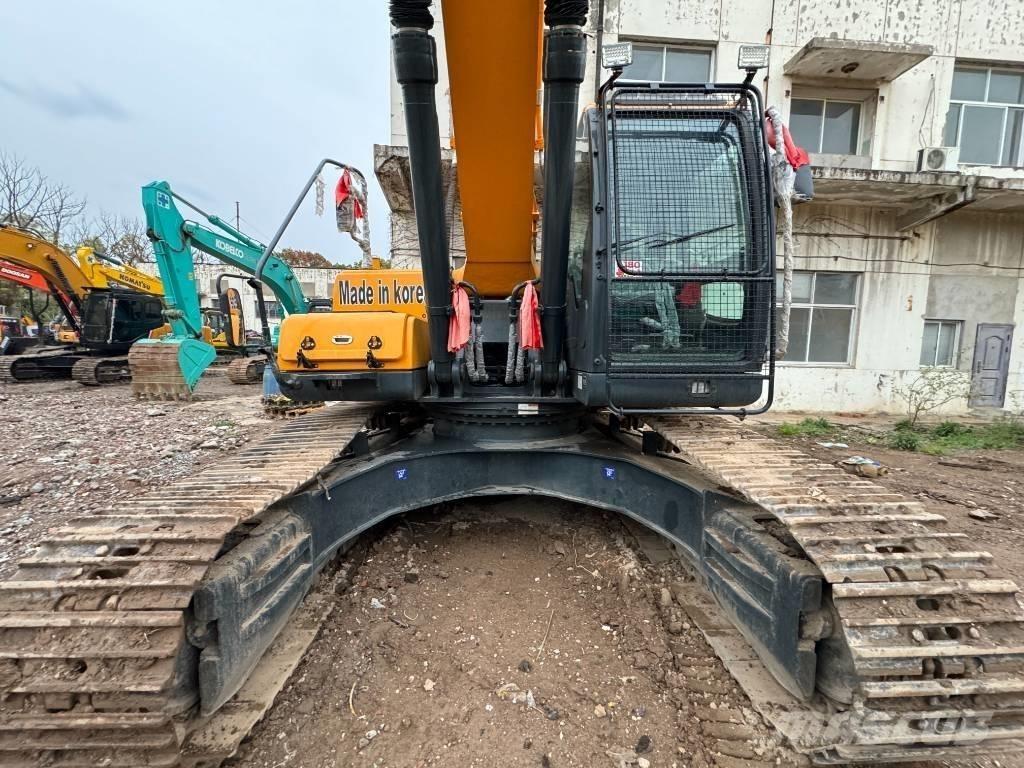 Hyundai 305LC حفارات زحافة