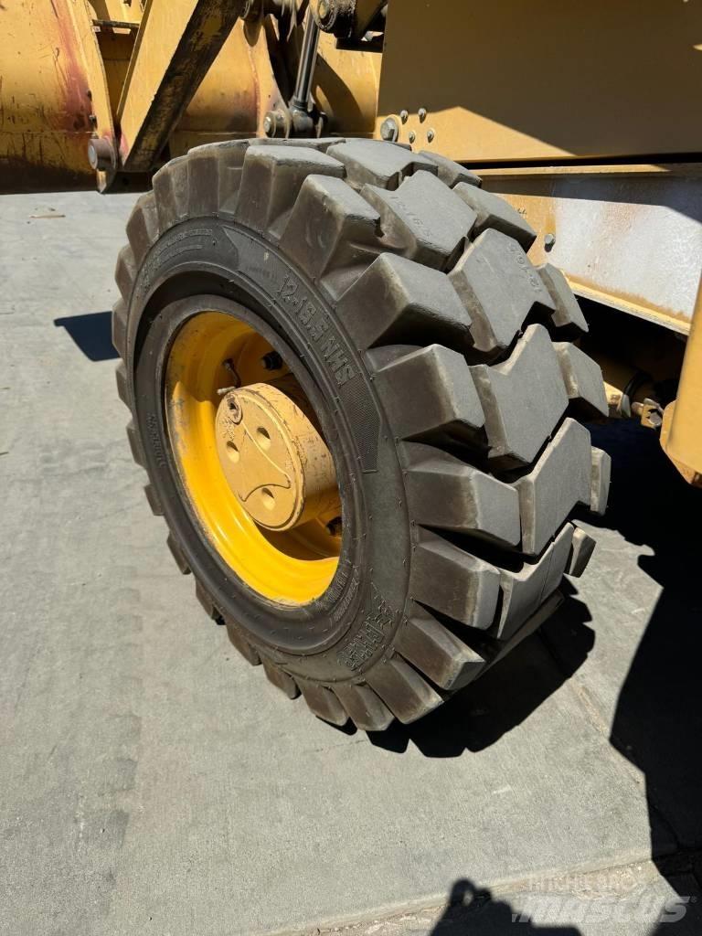 John Deere 310 G لوادر ذات جرافات عكسية