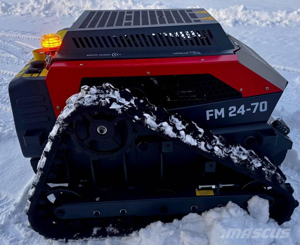 Blue Bird FM 24-70 جز العشب خلف الكهف