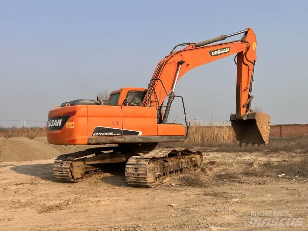 Doosan DX225LC-9C حفارات زحافة