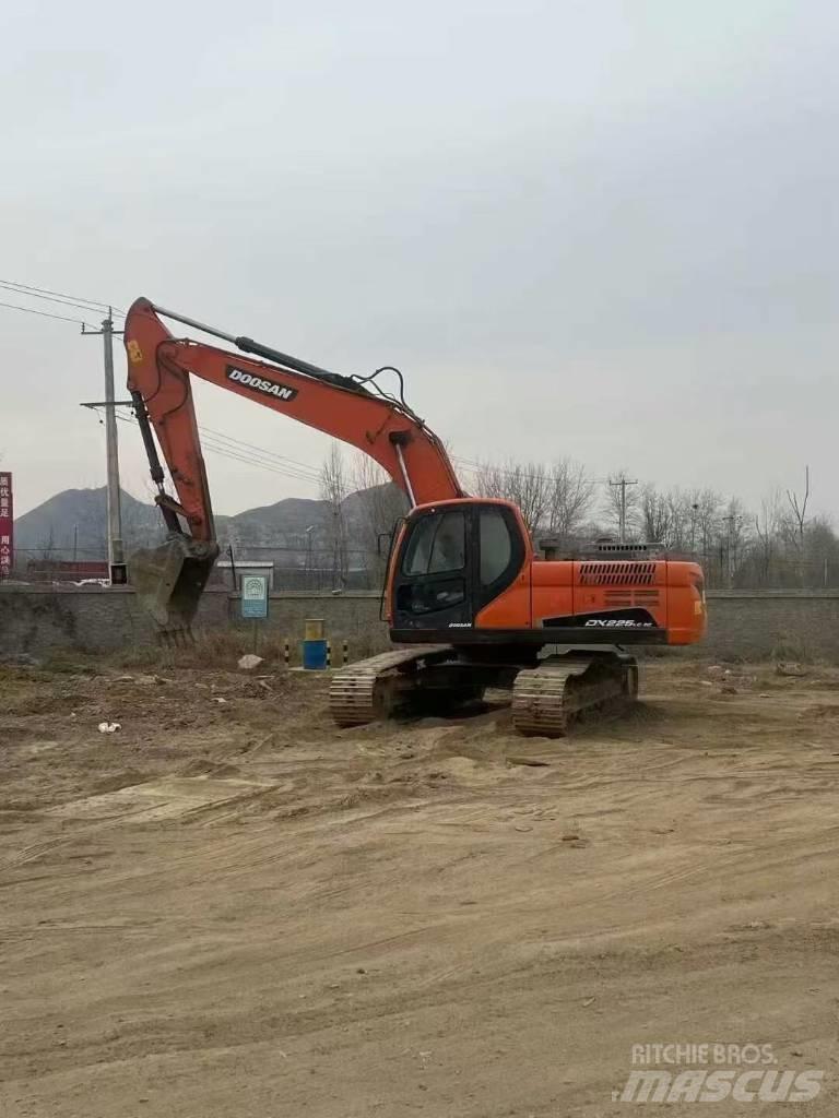 Doosan DX225LC-9C حفارات زحافة