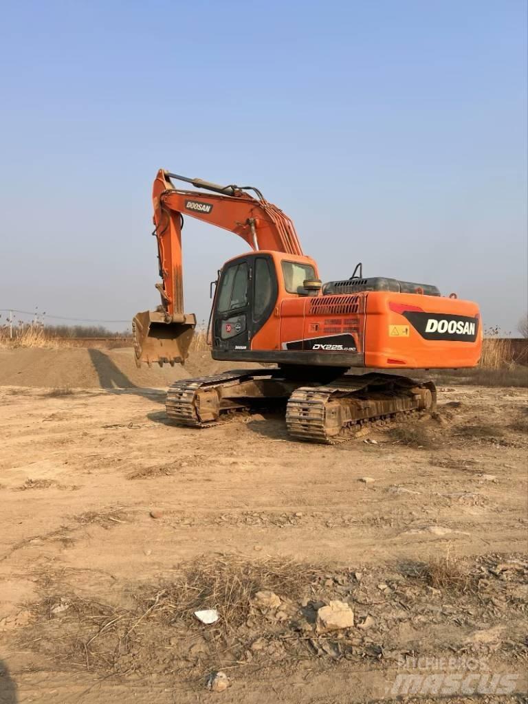 Doosan DX225LC-9C حفارات زحافة