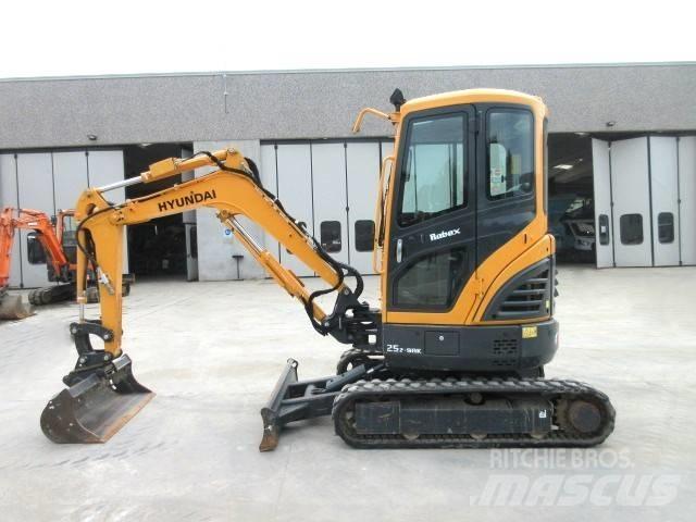 Hyundai R25Z-9AK حفارات صغيرة أقل من 7 طن (حفارات صغيرة)