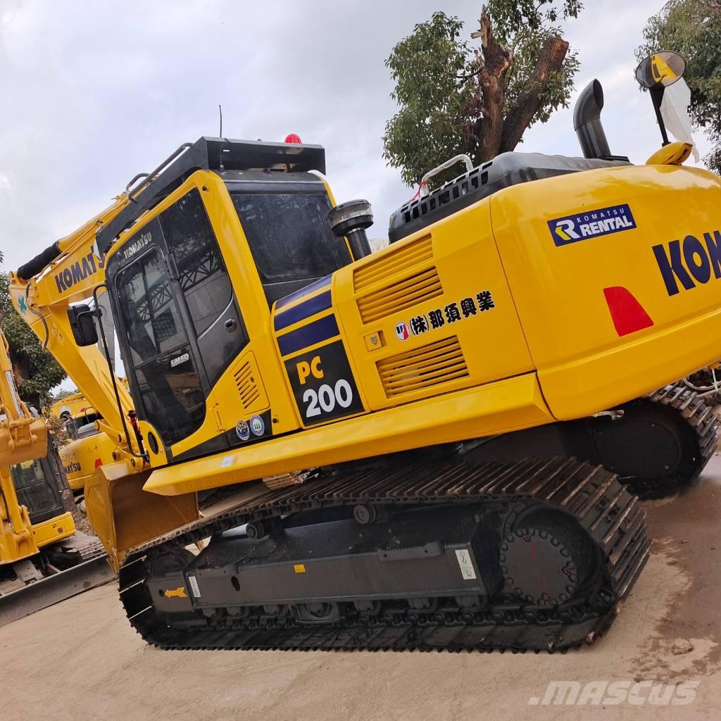Komatsu PC 200-8 حفارات زحافة