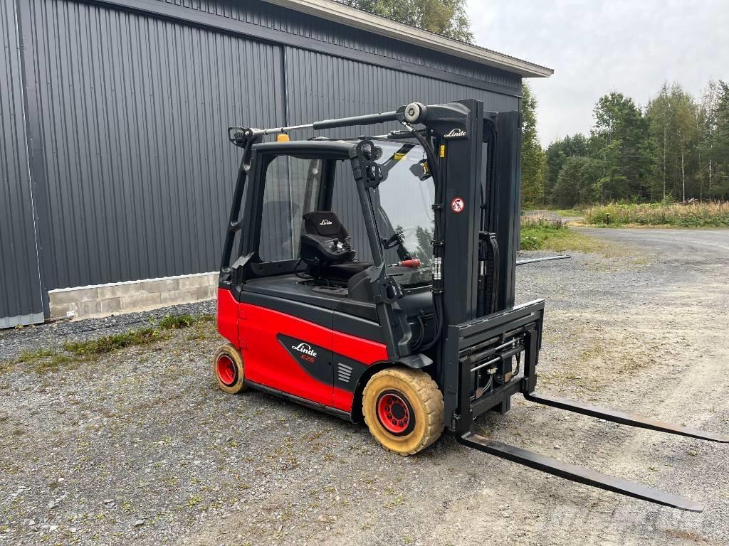 Linde E25L-01 شاحنات ذات رافعات شوكية تعمل بالكهرباء