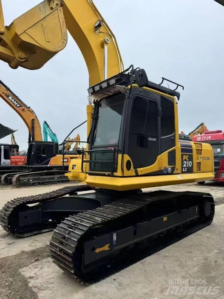 Komatsu 210LC-8 حفارات زحافة