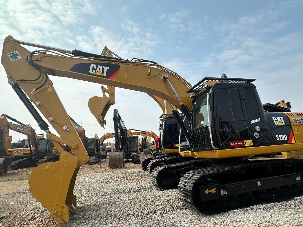 CAT 320D2L حفارات زحافة