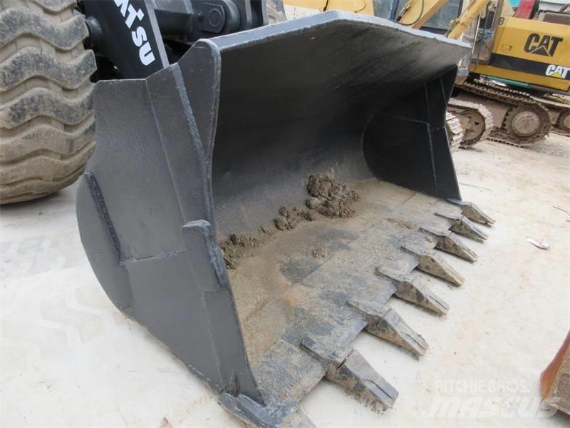 Komatsu WA 380-3 لوادر بعجل