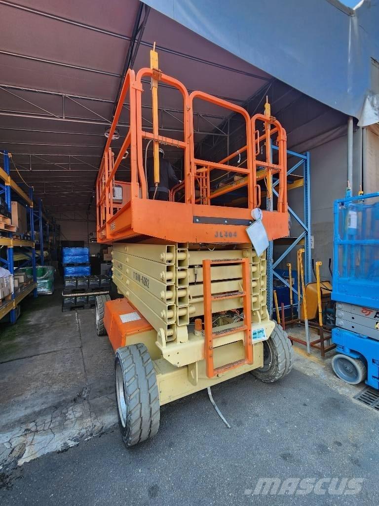 JLG 4069 LE رافعات مقصية الشكل