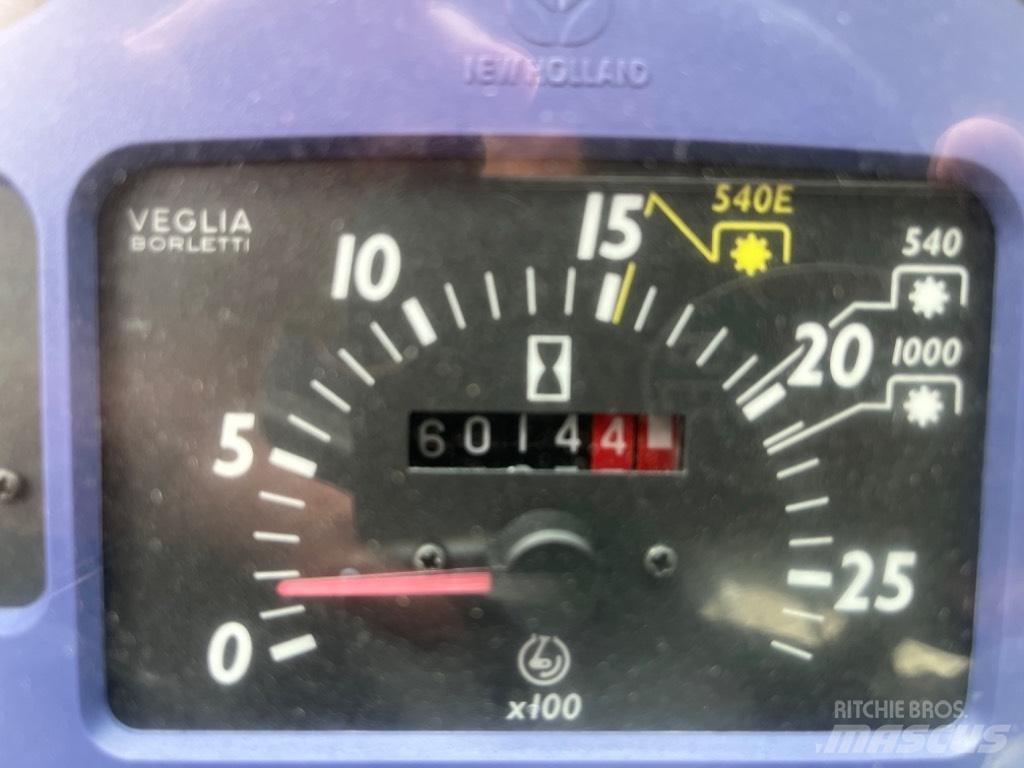 New Holland TN 55 D الجرارات