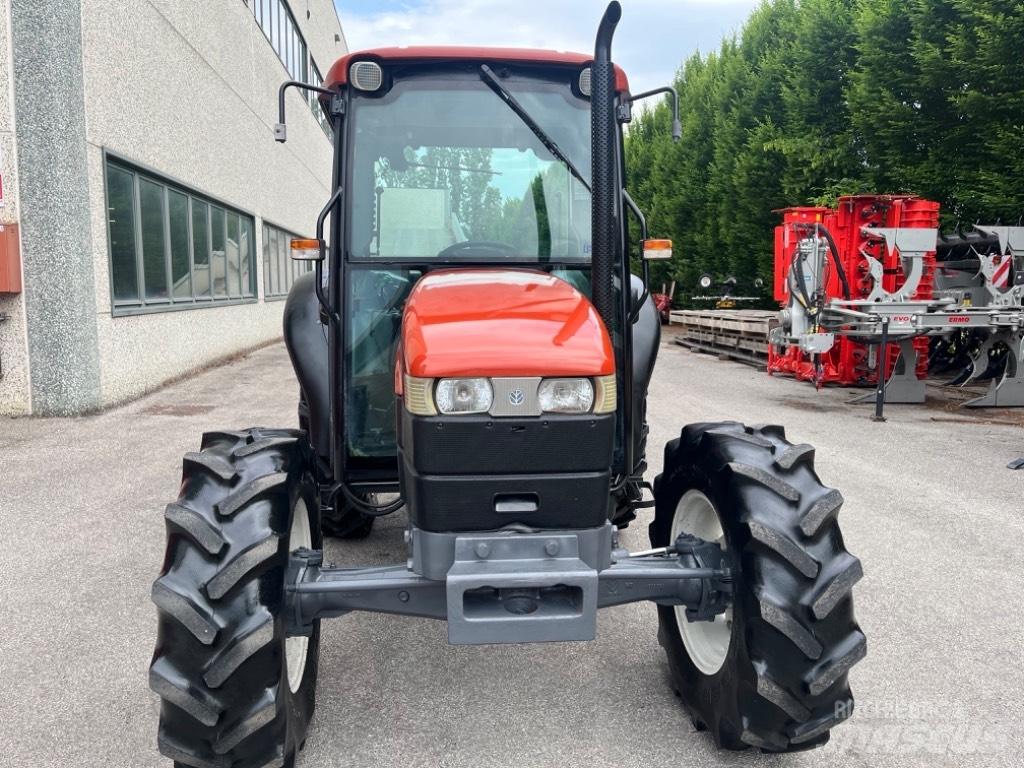 New Holland TN 55 D الجرارات