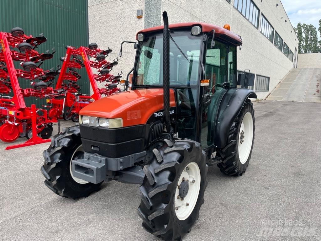 New Holland TN 55 D الجرارات