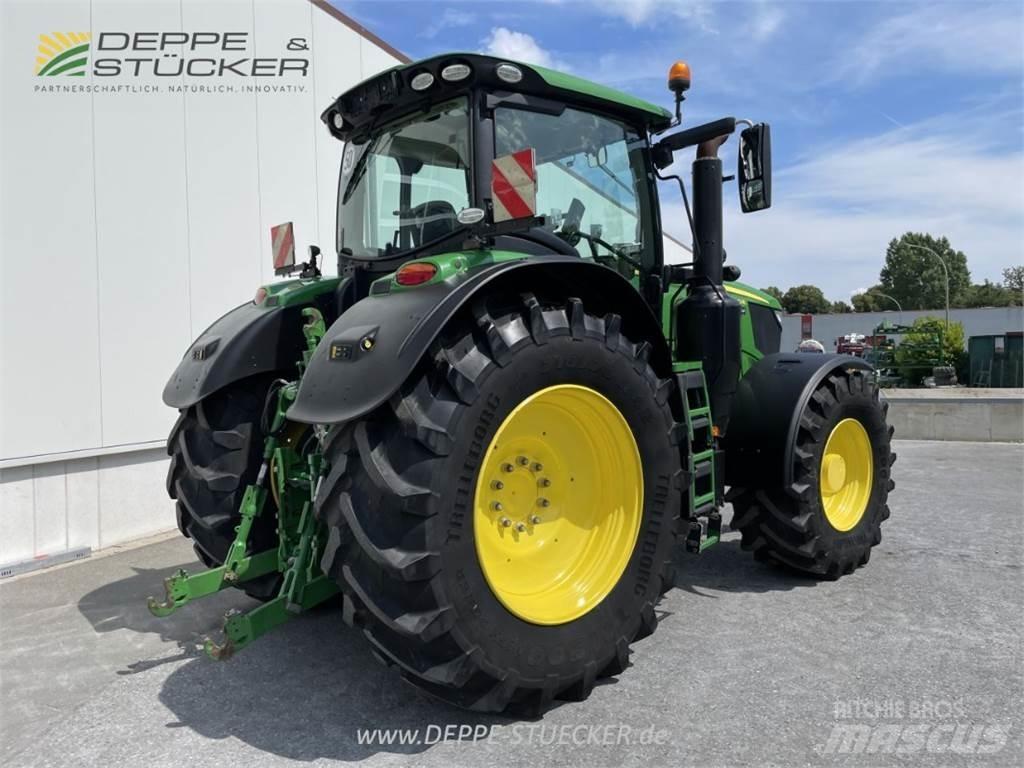 John Deere 6230R الجرارات