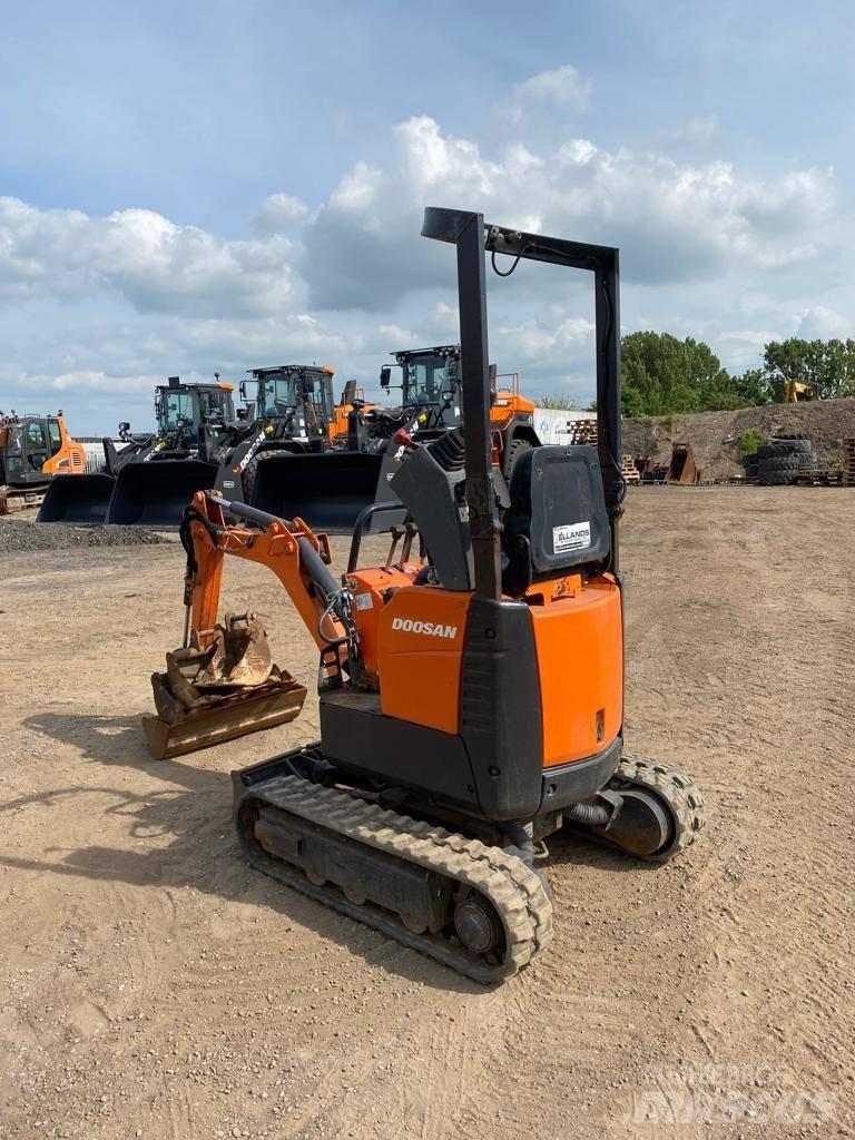Doosan DX 10 Z حفارات صغيرة أقل من 7 طن (حفارات صغيرة)