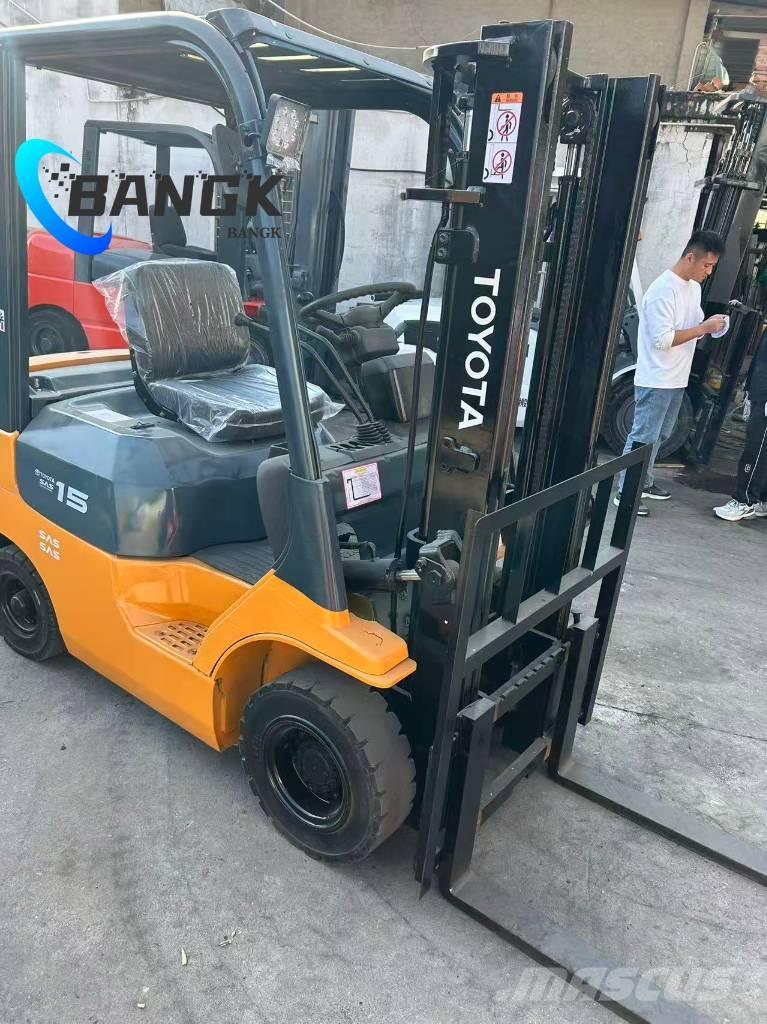 Toyota 15 شاحنات الديزل