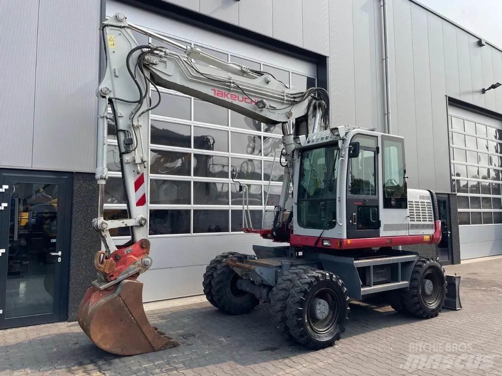 Takeuchi TB1160W حفارات بعجل