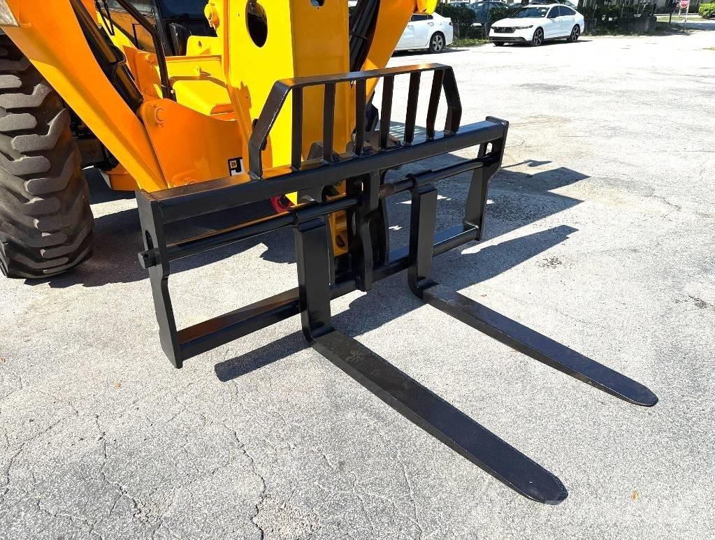 JCB 512-56 مناولات متداخلة