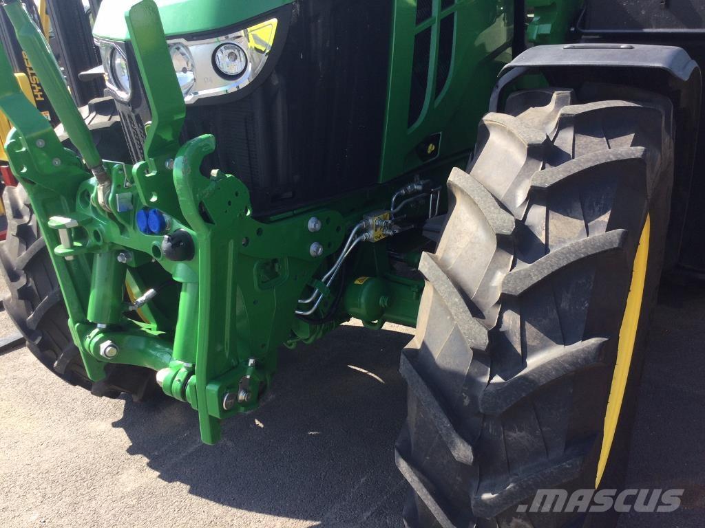 John Deere 6100M الجرارات