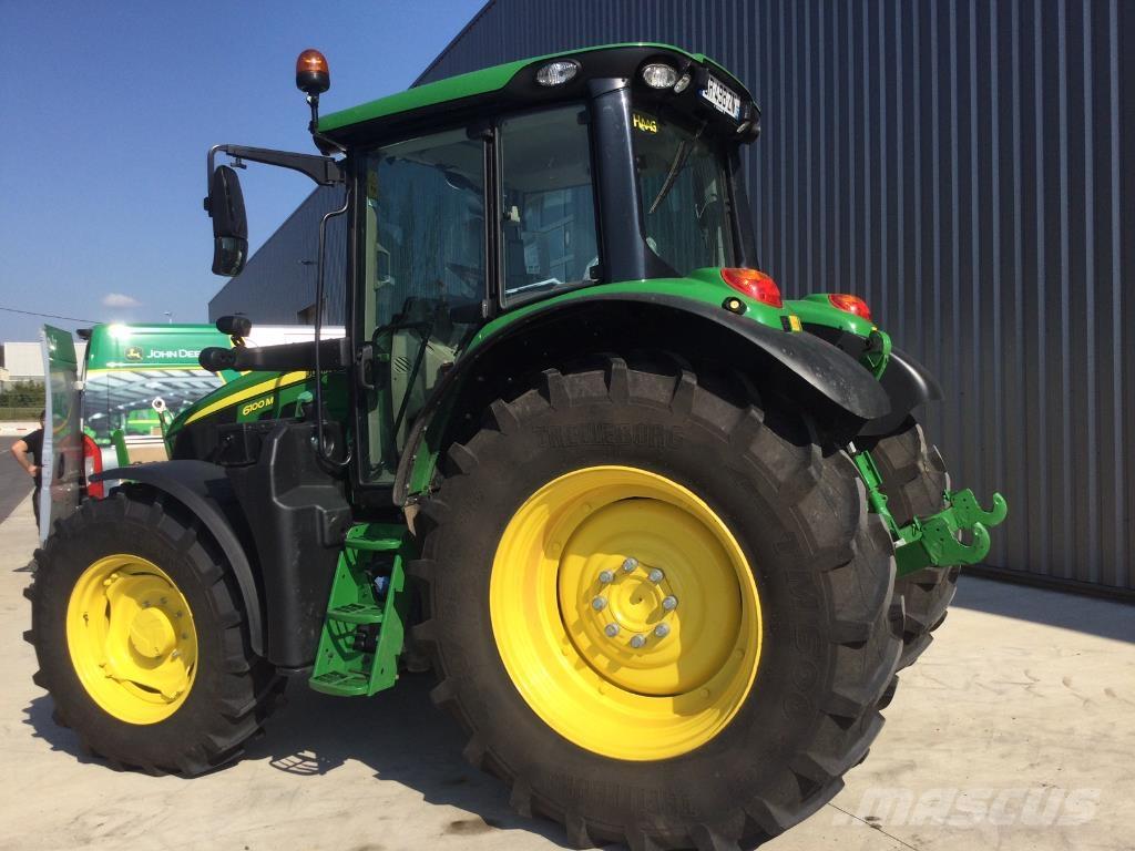 John Deere 6100M الجرارات