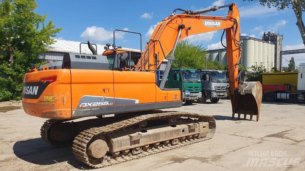 Doosan DX 255 LC-5 حفارات زحافة