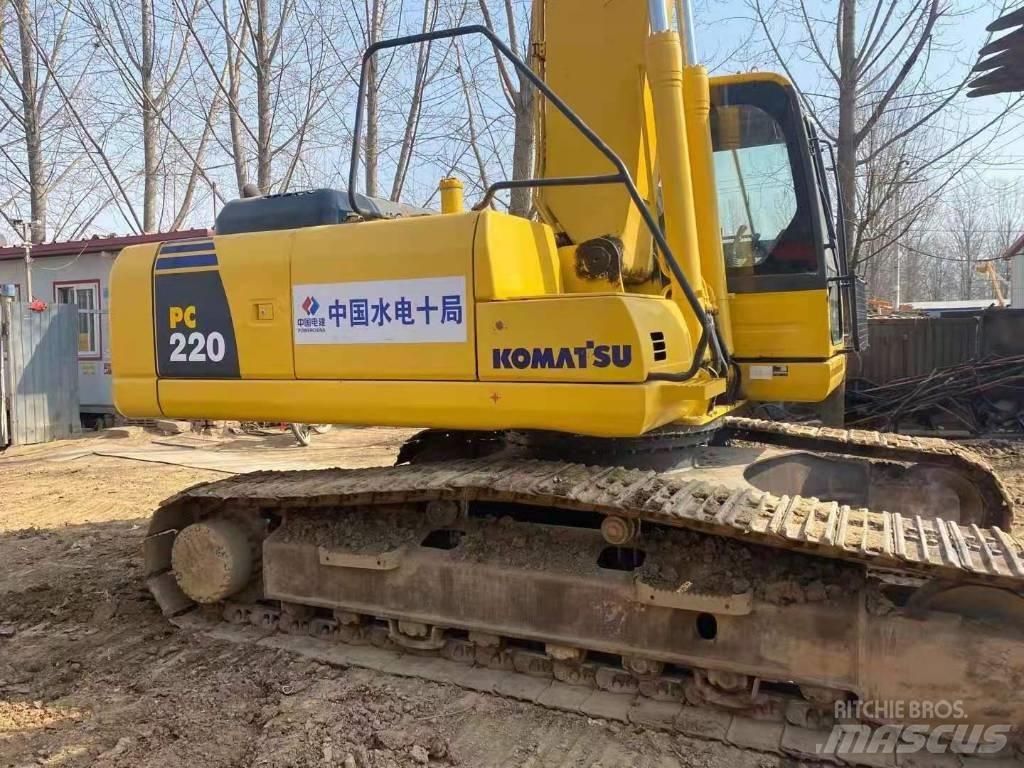 Komatsu pc220-8 حفارات زحافة