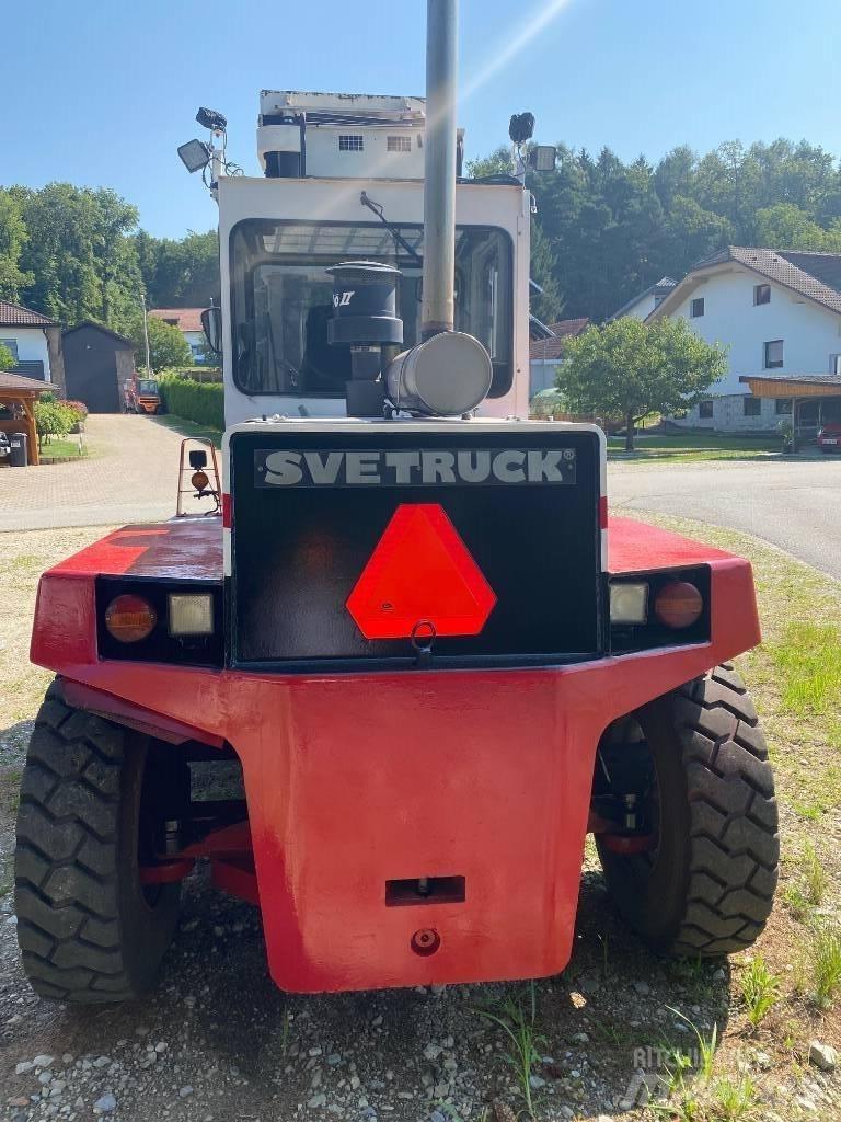 Svetruck 1260-30 شاحنات الديزل