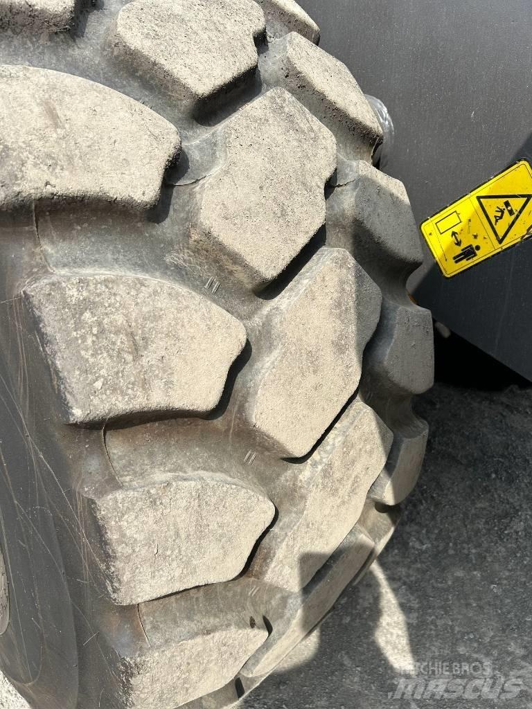Volvo l150h لوادر بعجل