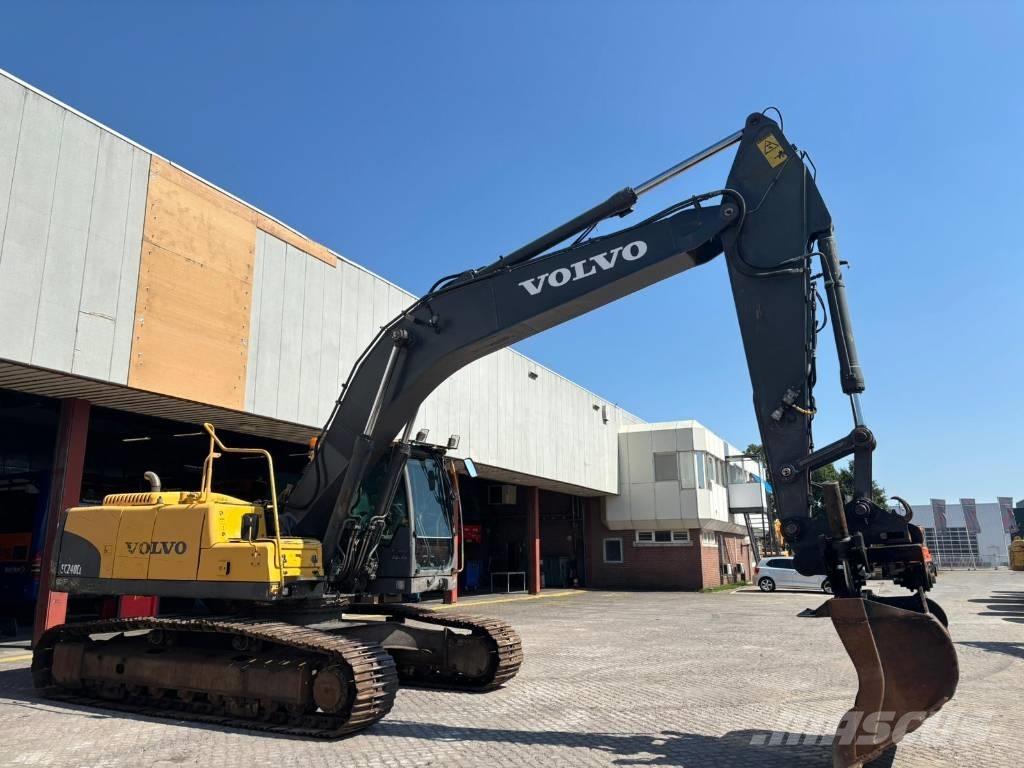 Volvo EC 240 C L حفارات زحافة