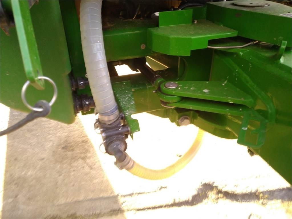 John Deere 740i الرشاشات