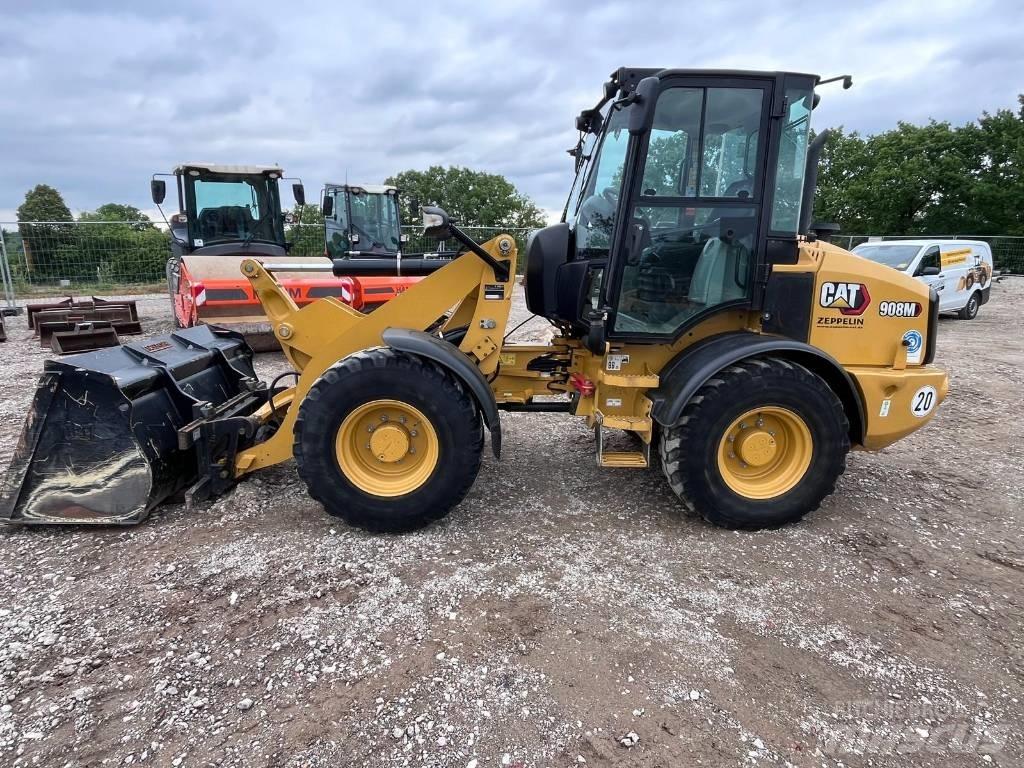 CAT 908M لوادر بعجل
