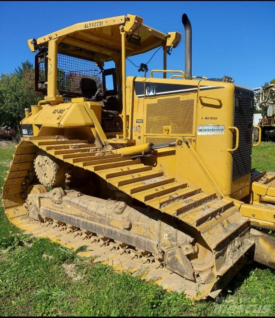 CAT D 6 N بلدوزرات مجنزرة