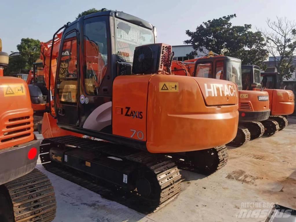 Hitachi ZX 70 حفارات وسط 7 طن - 12 طن