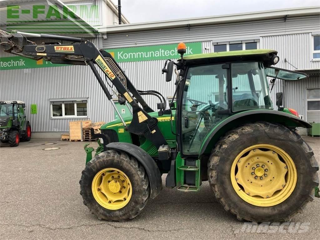 John Deere 5820 الجرارات