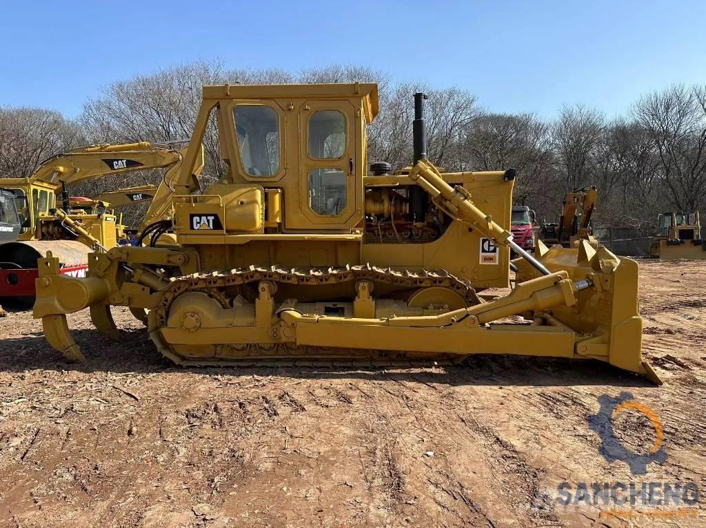 CAT D8K بلدوزرات مجنزرة