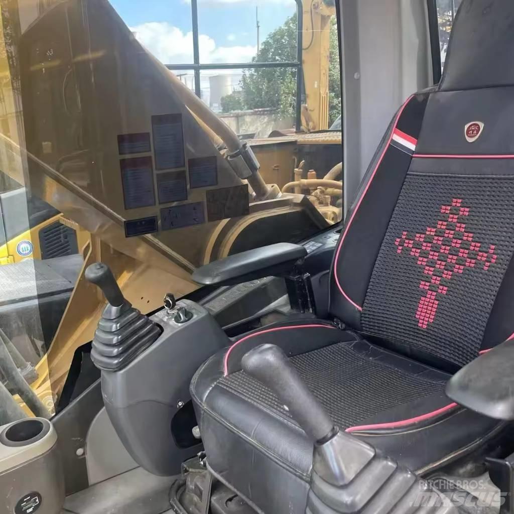 CAT 336 D حفارات زحافة