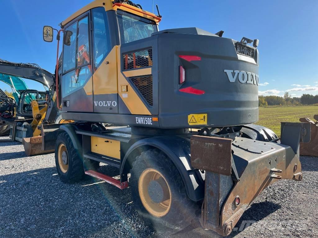 Volvo EWR 150 E حفارات بعجل