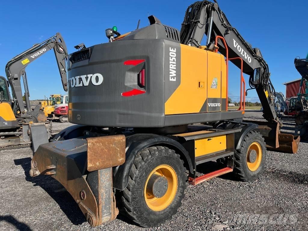 Volvo EWR 150 E حفارات بعجل