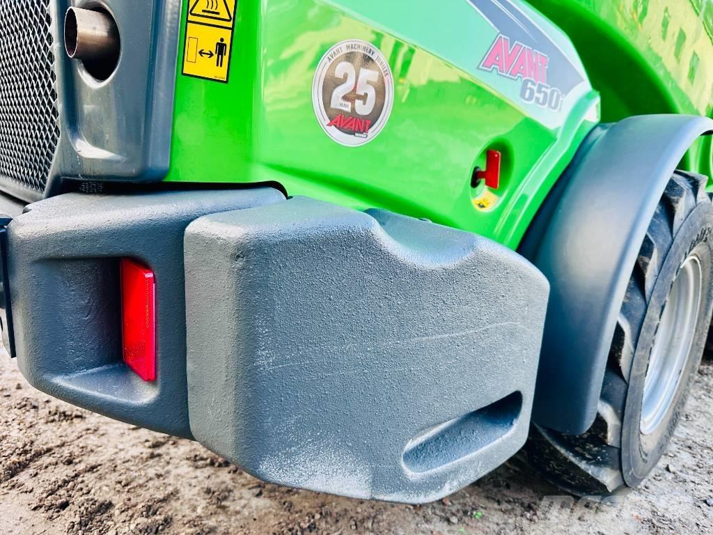 Avant 650 i لوادر متعددة الأغراض