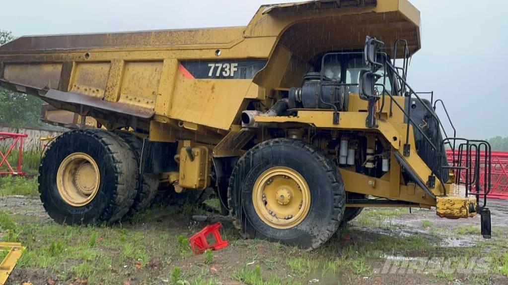 CAT 773 F ساحبات مفصلية