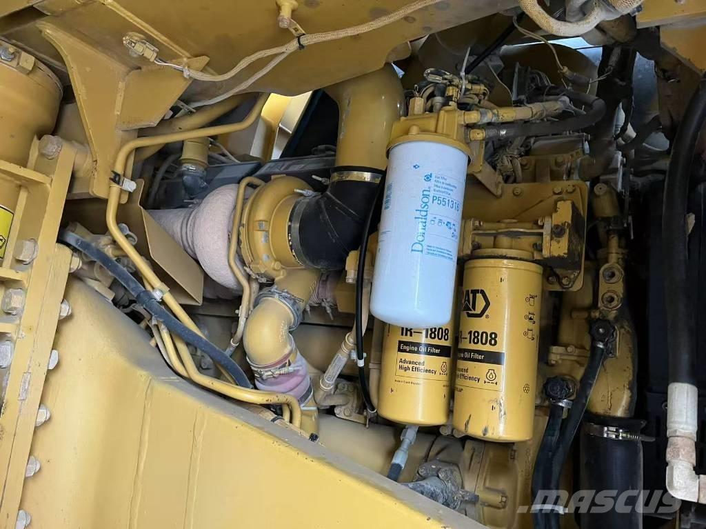 CAT 773 F ساحبات مفصلية