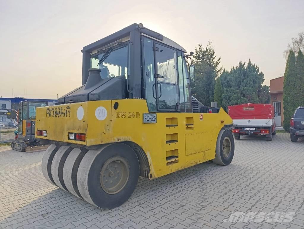 Bomag BW 24 R مداحل ذات إطارات هوائية