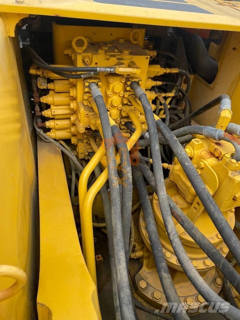 Komatsu PC 270 حفارات زحافة