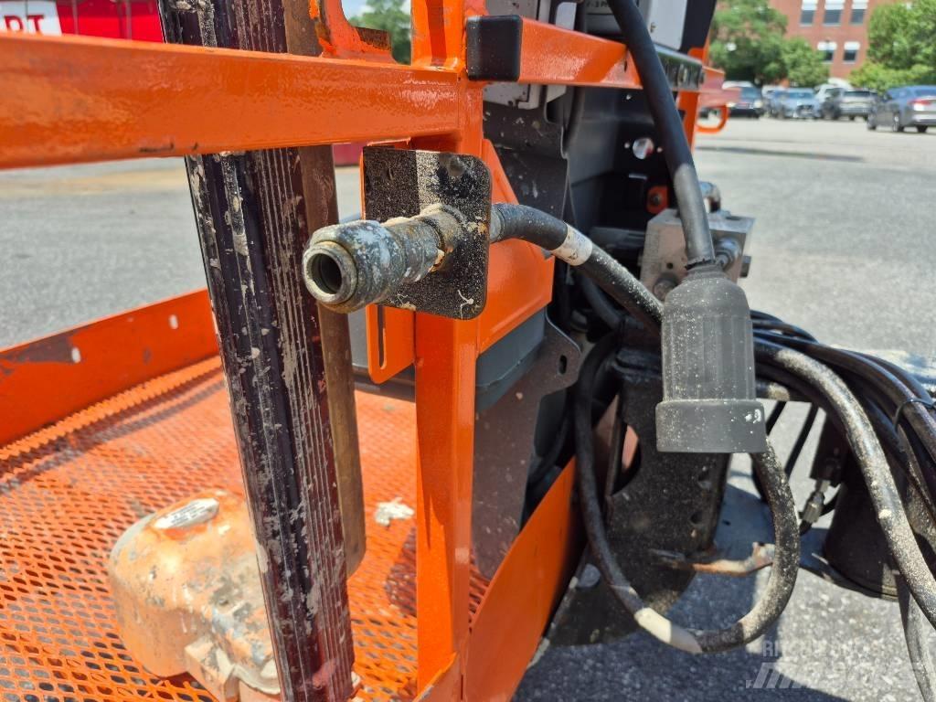 JLG 600 S رافعات سلة تلسكوبية