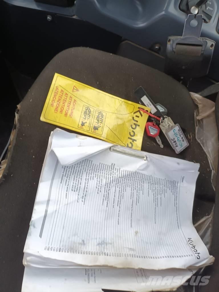 Kubota R 085 لوادر بعجل