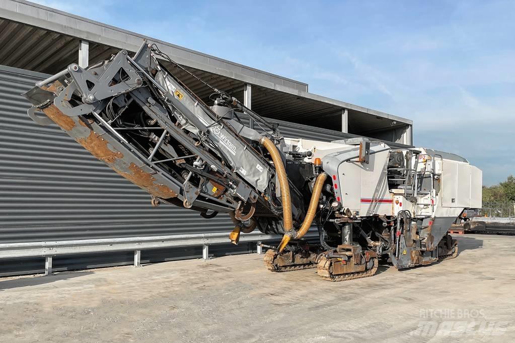Wirtgen W 210 ماكينات الكشط البارد للأسفلت