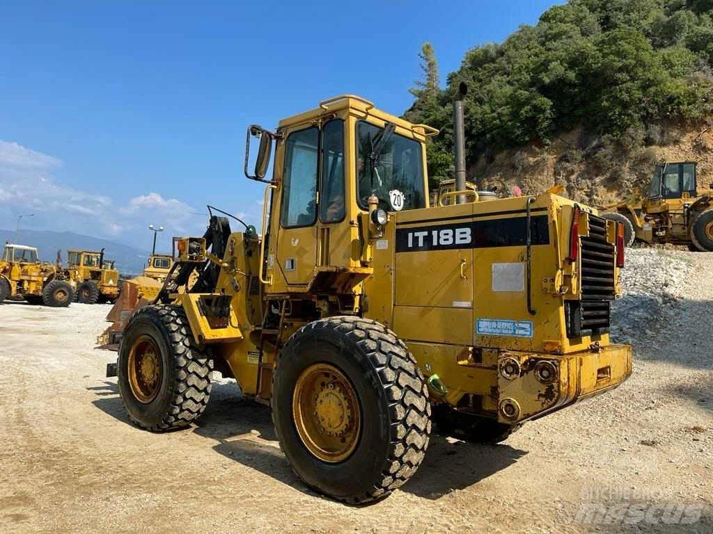 CAT IT 18 B لوادر بعجل