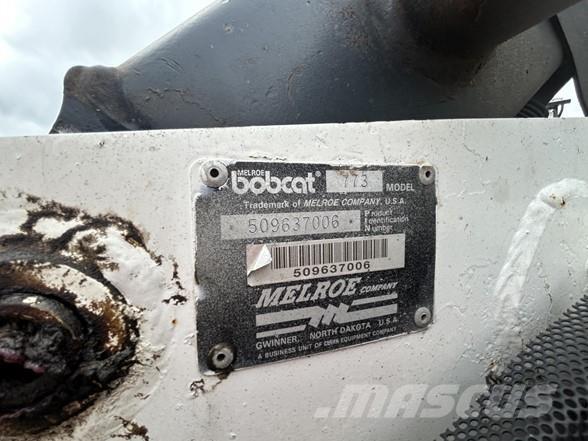 Bobcat 773 لوادر انزلاقية التوجيه