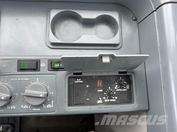 Case IH 8920 الجرارات