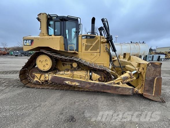 CAT D6T XW بلدوزرات مجنزرة