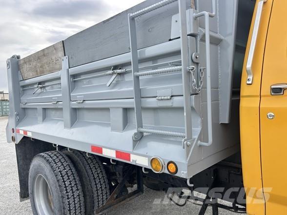 Ford F800 شاحنات قلابة